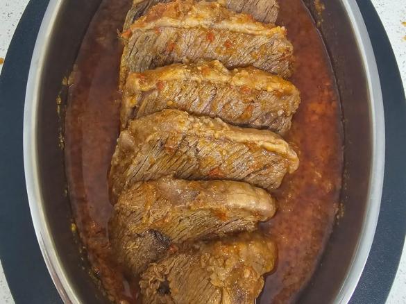 Whole Rump Cap with Red Sauce (Picanha)