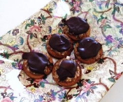 Clean eating twix biscuts (sugar, wheat & egg free)